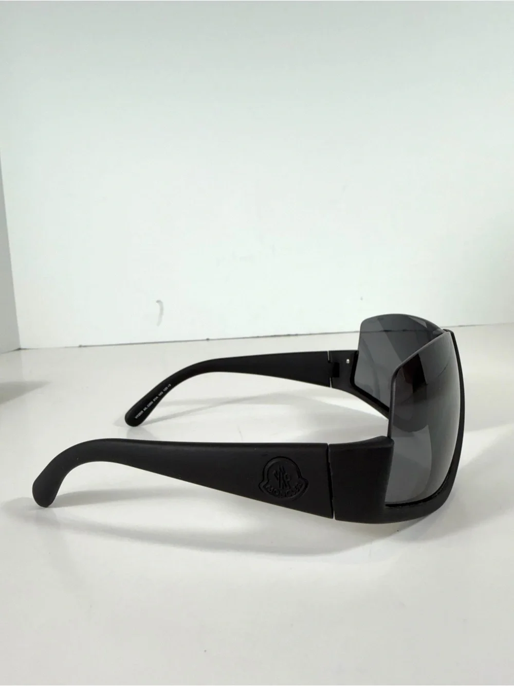 Moncler Vyzer ML0269 Shield Sunglasses Black Wrap Around w/ Puffer Case
